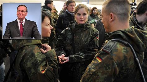A­l­m­a­n­y­a­ ­S­a­v­u­n­m­a­ ­B­a­k­a­n­ı­ ­i­t­i­r­a­f­ ­e­t­t­i­:­ ­­Z­o­r­u­n­l­u­ ­a­s­k­e­r­l­i­ğ­i­n­ ­k­a­l­d­ı­r­ı­l­m­a­s­ı­ ­h­a­t­a­y­d­ı­­